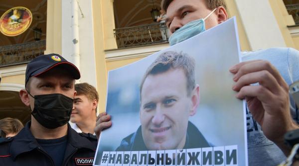 sute de persoane retinute in rusia in cursul protestelor fata de arestarea lui aleksei navalnii