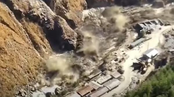 un ghetar s a prabusit in nordul indiei cel putin 15 morti si 160 de persoane disparute