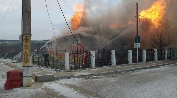update incendiul de la scoala generala din judetul vaslui a fost stins
