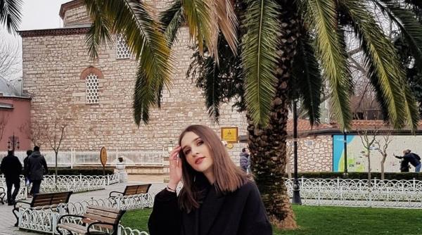 trei tineri premiati cu cate 10 000 de lei la concursul bursa pentru educatie vocationala