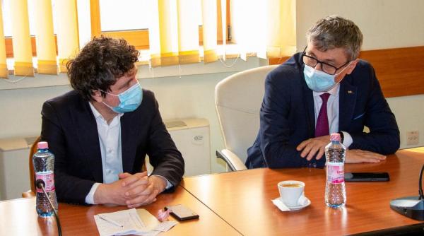 nicusor dan am convenit cu ministrul energiei virgil popescu asupra necesitatii crearii unei centrale provizorii la fostul cet titan