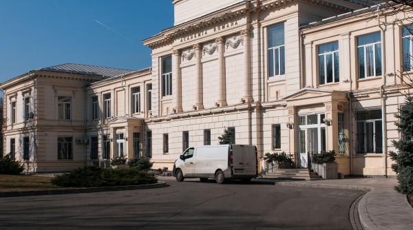 un casier al academiei romane ar fi furat 3 1 milioane de lei din bugetul institutiei