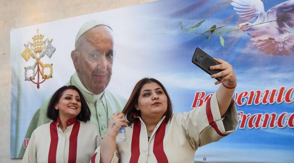 papa vrea sa i convinga pe crestini sa nu plece din irak