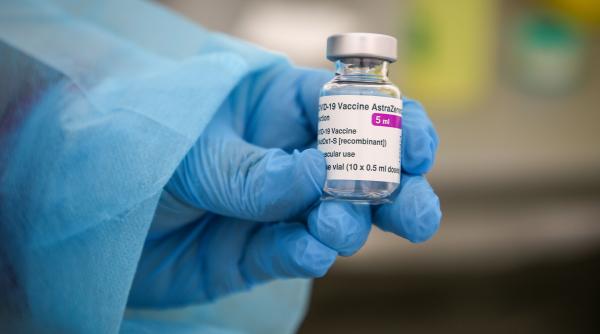 noua state europene au suspendat vaccinul produs de astrazeneca dintr un lot suspectat ca a dus la aparitia de cheaguri de sange romania nu a primit doze din acest lot