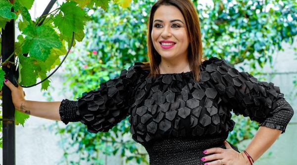 scoala oana roman vedetele se reprofileaza online