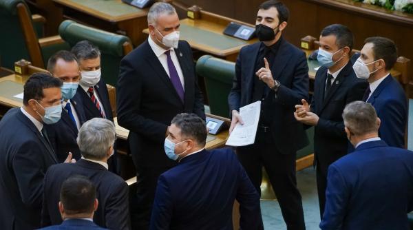 a inceput sedinta in care se dezbate motiunea o romanie in agonie cu nasui la economie