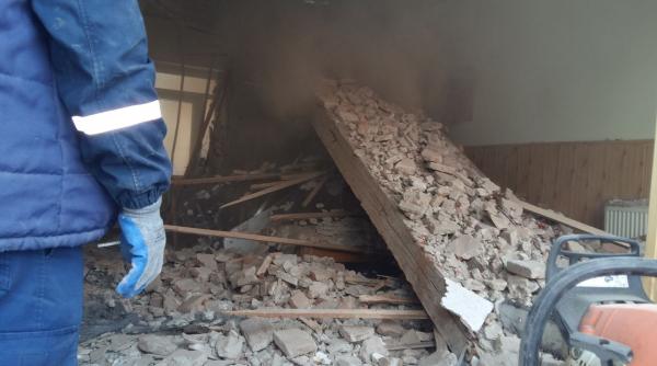 tavan prabusit intr o sala de clasa din giurgiu din fericire incidentul a avut loc noaptea