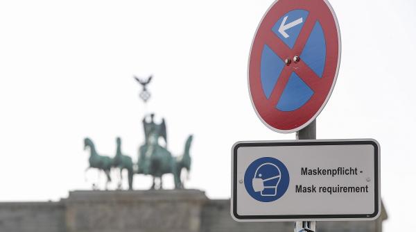 cu masca fara masca ministrul german al sanatatii banuit de coruptie