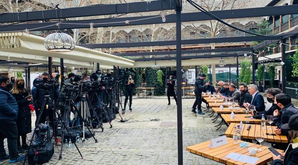 avem solutii sa ne reluam viata la normal vrem decizii cele mai afectate industrii cer urgentarea implementarii unui plan de redresare bazat pe solutiile propuse de catre acestea