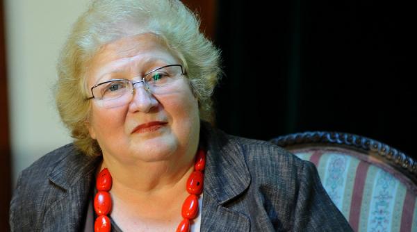 dorina lazar este din nou director al teatrului odeon