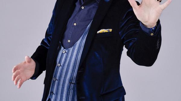 antenaplay lanseaza legende cu dan negru primul episod il are ca invitat pe ilie nastase