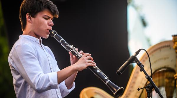 clarinetistul petru pane 16 ani protagonistul unui turneu de primavara cu sustinerea institutului polonez