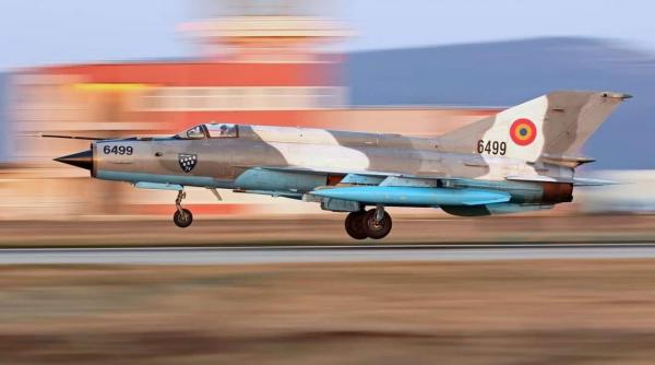 un avion militar mig 21 lancer s a prabusi in mures pilotul s a catapultat