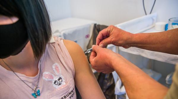 cand se pot vaccina anti covid femeile cu cancer