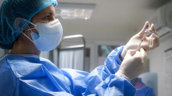 piata vaccinurilor anti covid 19 va ajunge la 157 miliarde de dolari pana in 2025