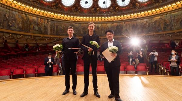 jaemin han din coreea de sud este marele castigator al finalei de violoncel la concursul international george enescu 2020 2021 record de varsta cel mai tanar castigator in istoria concursului enescu