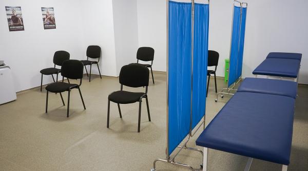 subofiter dintr un centru de vaccinare din craiova acuzat ca le ar fi cerut oamenilor votca