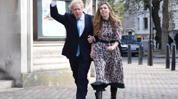 premierul britanic boris johnson s a casatorit in secret cu carrie symonds