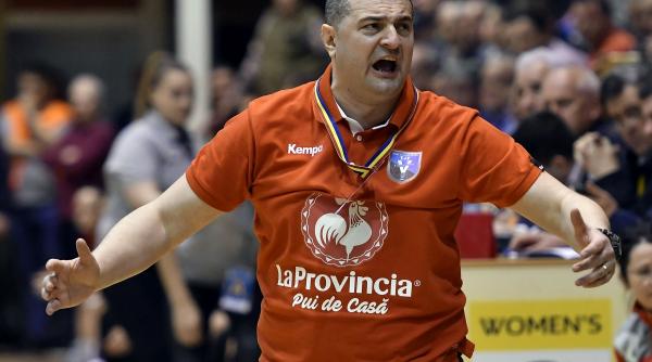 un cunoscut antrenor roman de handbal preia o echipa din final four ul ligii campionilor