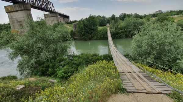 podul prabusit de la gradistea trimite pe o ruta ocolitoare anul european al cailor ferate