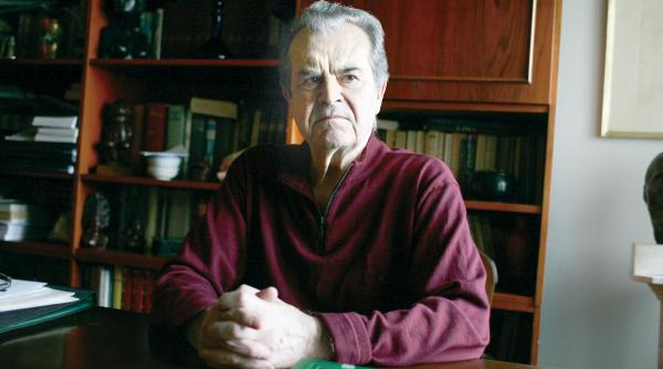 oamenii trag la un car innamolit si nici macar nu stiu incotro sa l duca ne afundam in marasm si saracie