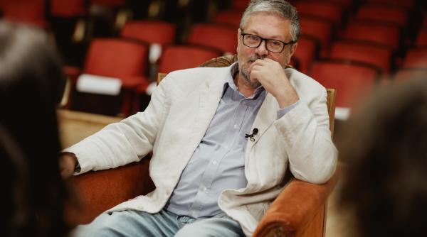 scriitorul mihail siskin in dialog cu mihaela dedeoglu cartea pe care o scrii e ca o fotografie tomografica a creierului tau a sufletului tau