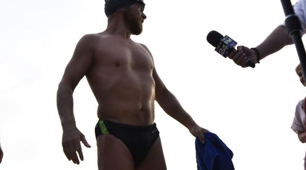 bibliotecarul avram iancu se pregateste de un nou record la inot