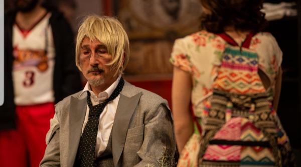 teatrul bulandra prezinta premiera dupa d ale o adaptare dupa capodopera caragialiana d ale carnavalului in regia lui cornel scripcaru