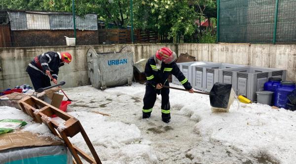 dezastru dupa inundatiile din valcea familii izolate masini luate de viitura podete si drumuri rupte