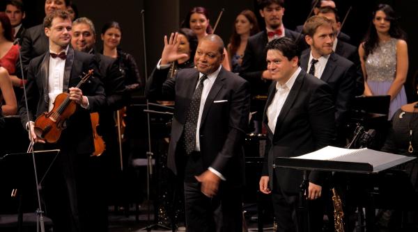 premiera in romania la sala radio pe 2 iulie wynton marsalis si orchestra nationala simfonica a romaniei dirijor cristian macelaru