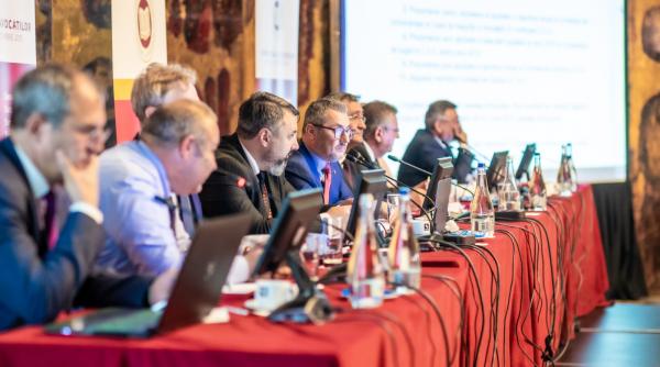 congresul avocatilor ia in discutie apararea apararii se propun masuri pentru apararea profesiei si intarirea statului de drept