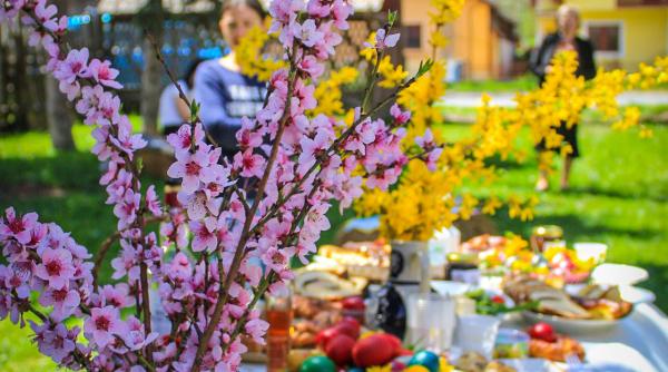 o noua atractie pentru cei care viziteaza romania brunch cu specific rucarean