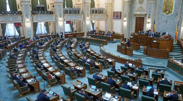 proiectul de lege care interzice cumulul pensiei cu salariul la stat a ajuns la senat