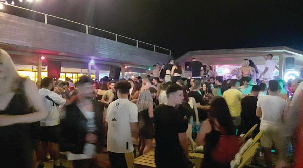 vama veche satul cu ministri si 4 petrecareti pe metru patrat