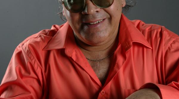 a cazut ca un brad de ziua ziaristului