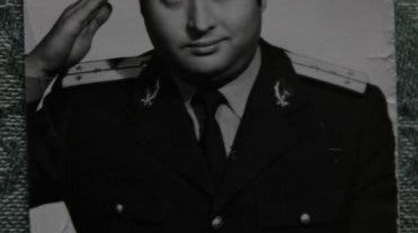 de marti 6 iulie impreuna cu jurnalul o colectie de romane cu cele mai grele cazuri rezolvate de comisarul tt