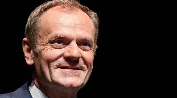 donald tusk revine in politica si se angajeza sa conduca opozitia la victorie