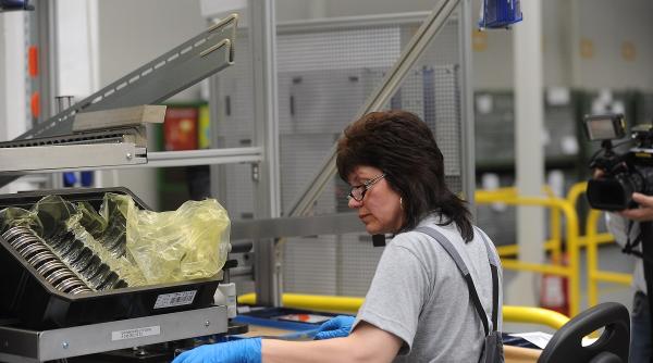 industria prelucratoare in crestere comenzile noi au inregistrat un avans de 27