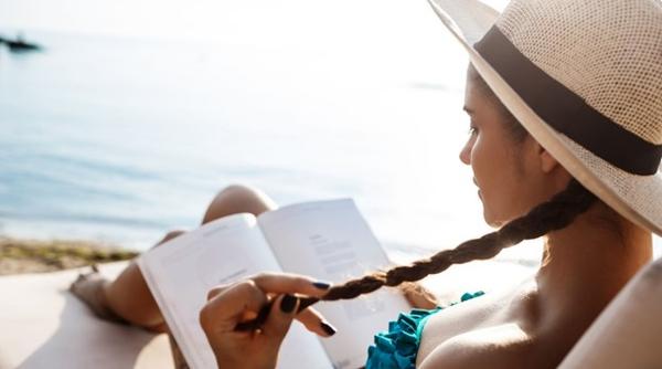 iti faci planurile de vacanta iata 5 carti de citit pe plaja