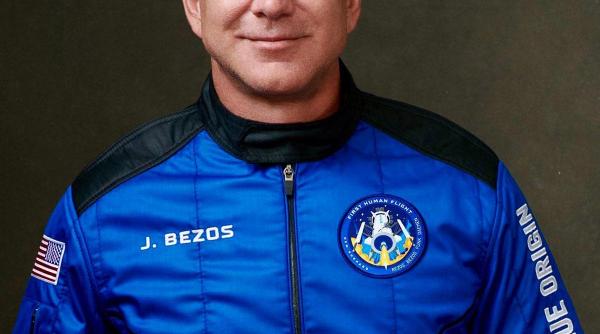 bezos a donat cate 100 de milioane de dolari contribuitorului cnn van jones si chef ului jose andres