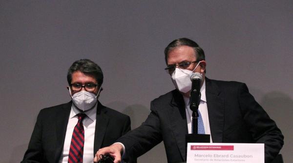 mexicul ii da in judecata pe producatorii de arme americani pentru a opri valul de sange din tara