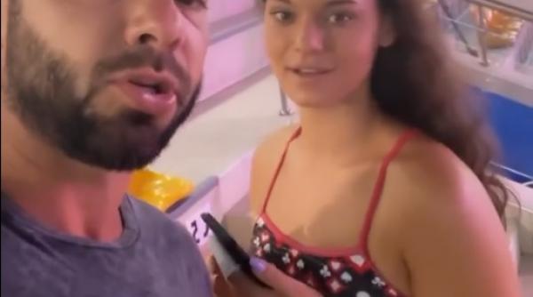 chelsea capitanul echipei de polo de la dinamo ii da replica lui giani kirita la splash vedete la apa