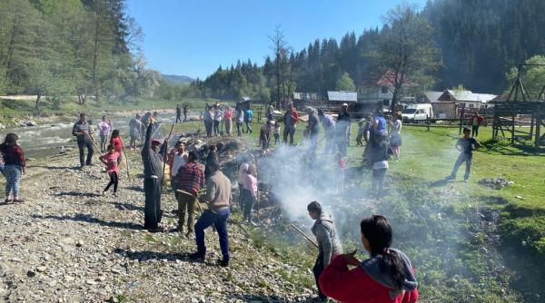 locul in care calul a fugit jumatate de sat cu ursul in spate