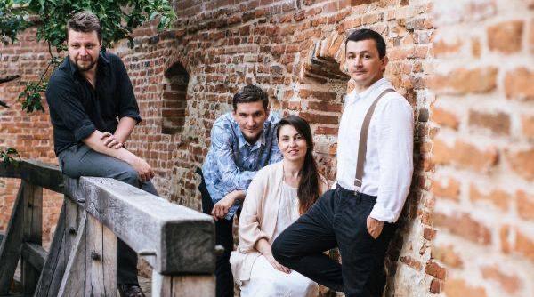 luiza zan si jazzpar trio concerteaza vinerea aceasta la teatrul godot