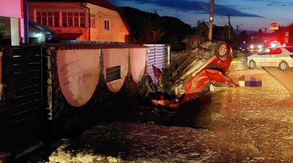 accident grav in campulung o masina s a rasturnat si apoi a luat foc un mort si doi raniti