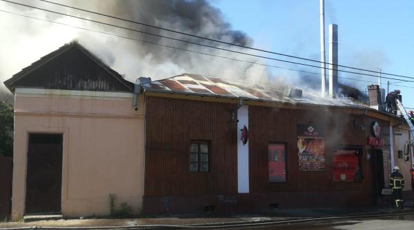 incendiu la buzau o pizzerie a luat foc