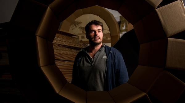 festivalul international de teatru de la sibiu construieste speranta impreuna cu publicul o cladire de 20 m din carton va fi ridicata in centrul istoric al sibiului inscrierile au inceput