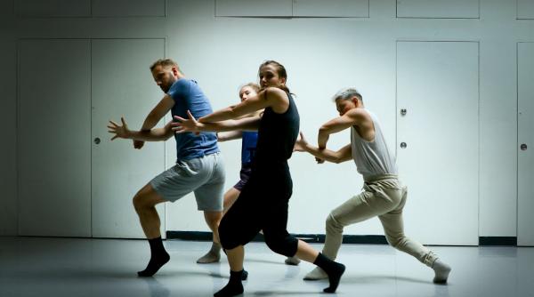 spectacolul de dans it goes by quick povesti de viata de ana maria lucaciu in premiera mondiala in inchiderea celei de a 40 a editii a battery dance festival din new york