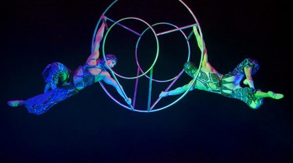 festivalul international de teatru de la sibiu prezinta duminica un maraton al artelor spectacolului cu teatru dans muzica lansari de carte expozitii si acrobatii