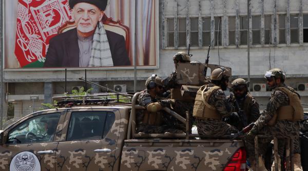 bilant tragicomic americanii au tocat zilnic 300 de milioane de dolari ca sa i readuca la putere pe talibani